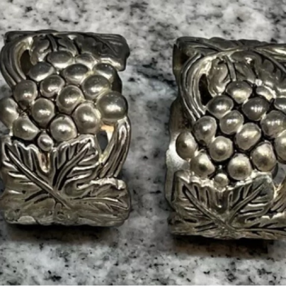 Silver Grape Napkin Holder